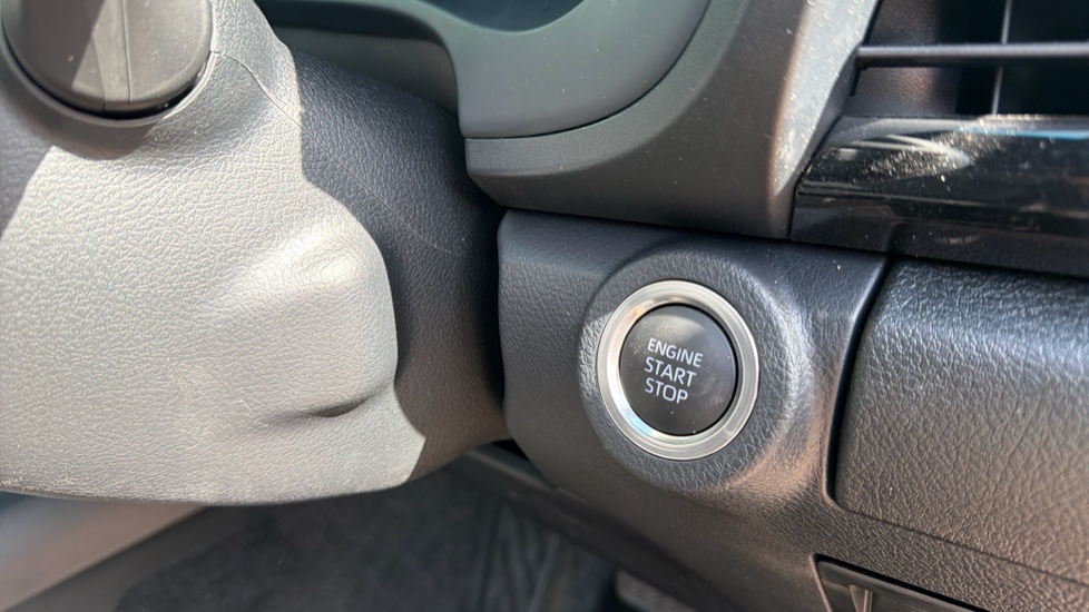 Toyota Hilux Diesel Invincible X D/Cab Pick Up 2.8 D 48V Auto - Image 16