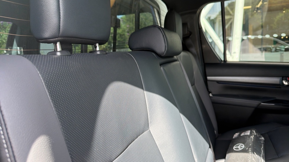 Toyota Hilux Diesel Invincible X D/Cab Pick Up 2.8 D 48V Auto - Image 18