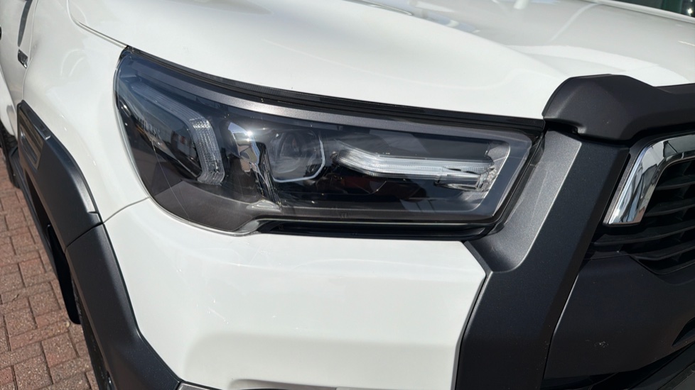 Toyota Hilux Diesel Invincible X D/Cab Pick Up 2.8 D 48V Auto - Image 20