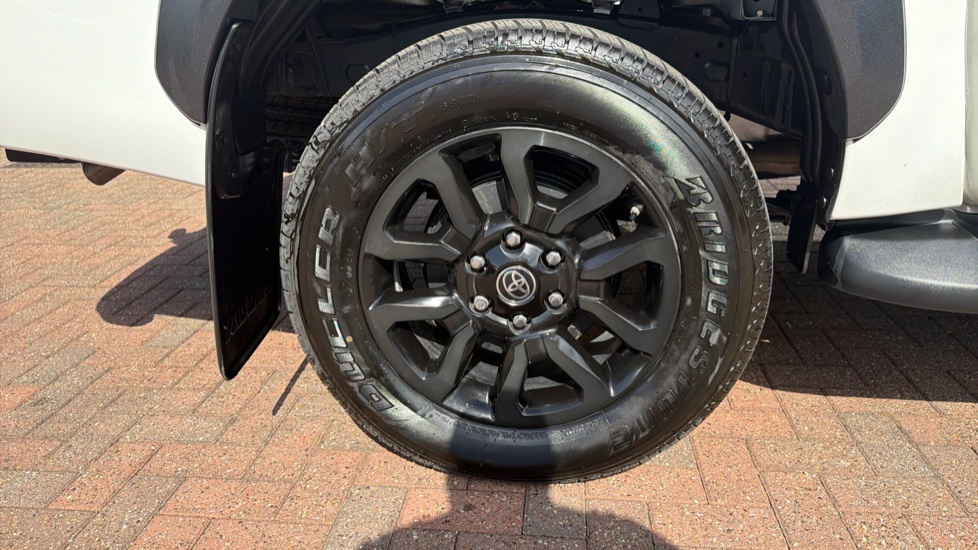 Toyota Hilux Diesel Invincible X D/Cab Pick Up 2.8 D 48V Auto - Image 41