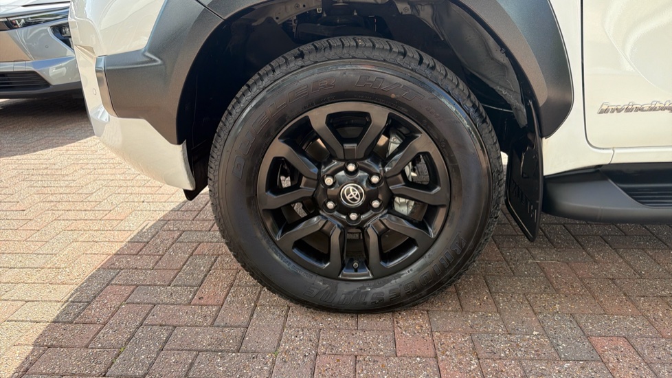 Toyota Hilux Diesel Invincible X D/Cab Pick Up 2.8 D 48V Auto - Image 42