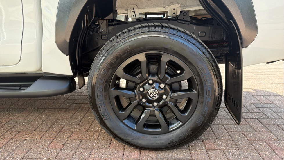 Toyota Hilux Diesel Invincible X D/Cab Pick Up 2.8 D 48V Auto - Image 43
