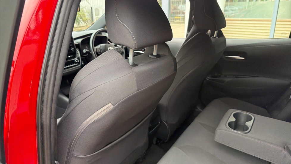 Toyota Corolla 1.8 VVT-i Hybrid Icon Tech 5dr CVT Hybrid Hatchback - Image 15