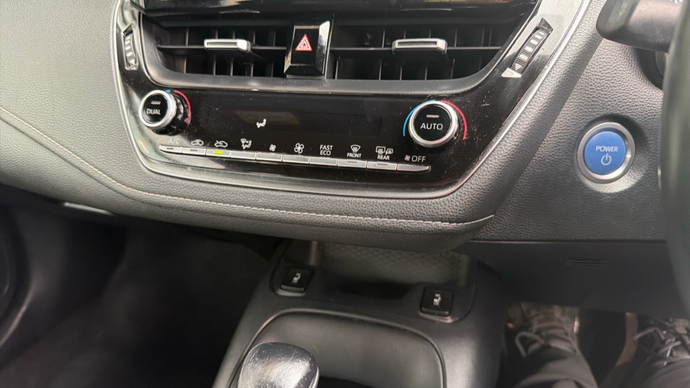 Toyota Corolla 1.8 VVT-i Hybrid Icon Tech 5dr CVT Hybrid Hatchback - Image 38