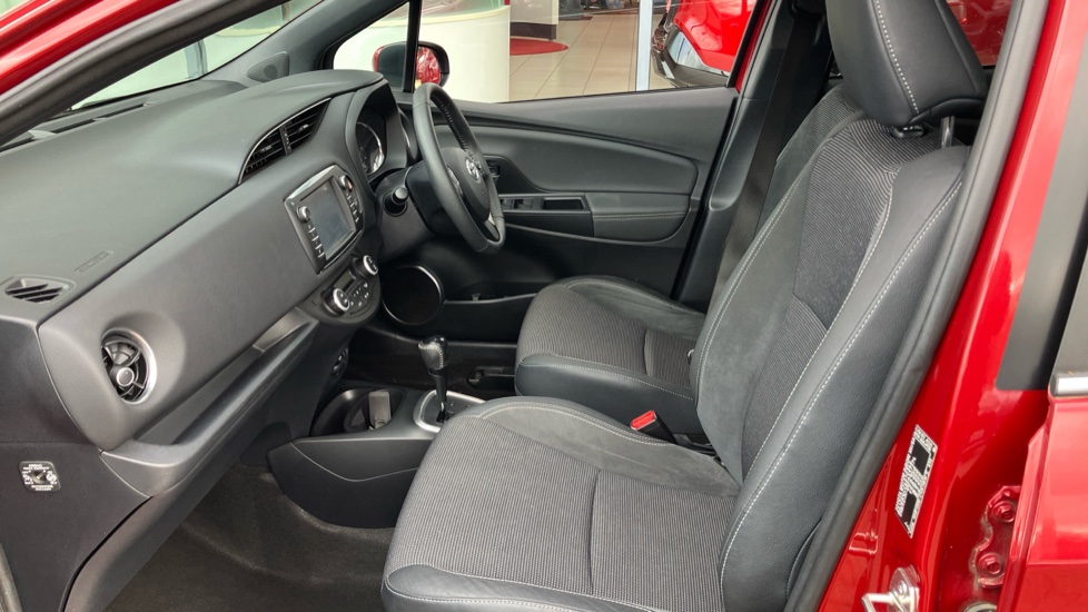 Toyota Yaris 1.5 Hybrid Excel 5dr CVT Hybrid Hatchback - Image 10