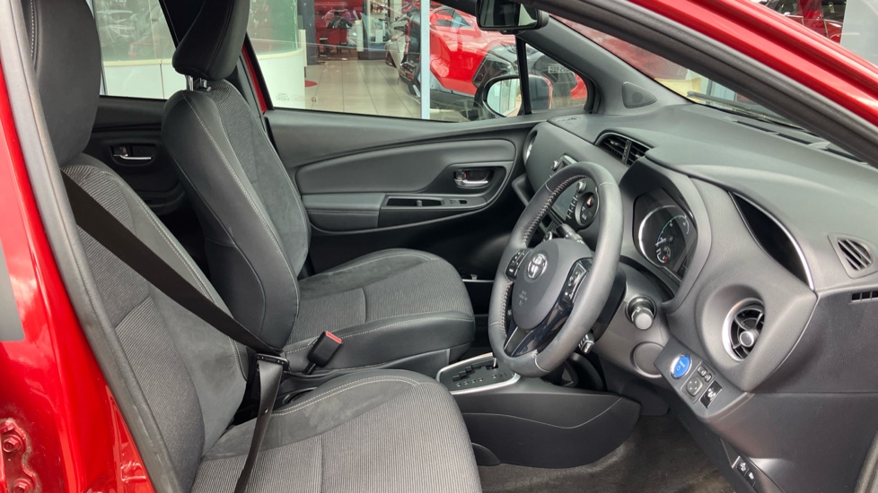Toyota Yaris 1.5 Hybrid Excel 5dr CVT Hybrid Hatchback - Image 11