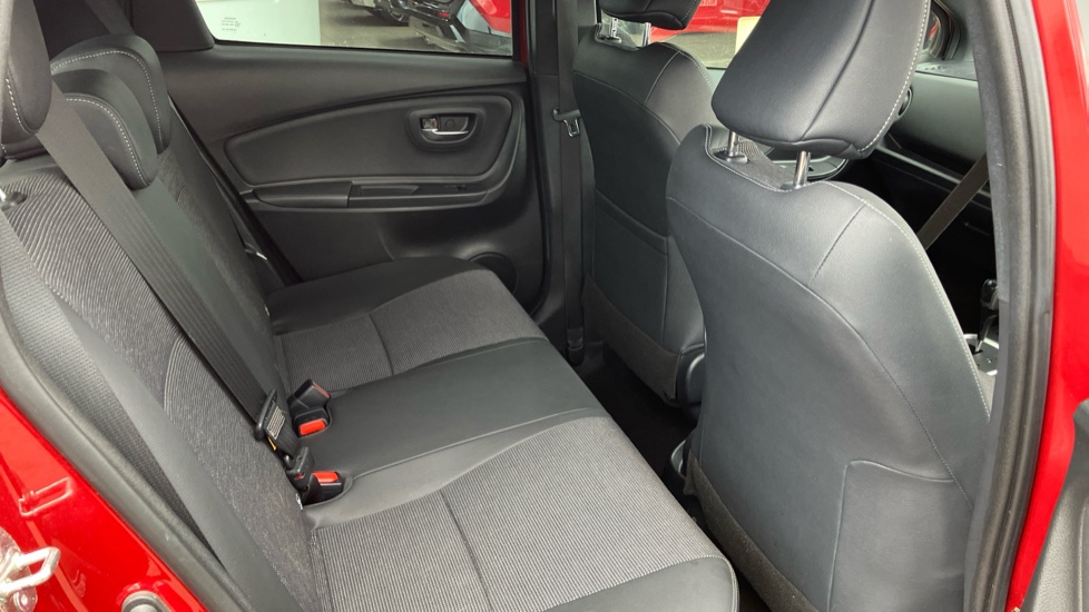 Toyota Yaris 1.5 Hybrid Excel 5dr CVT Hybrid Hatchback - Image 12