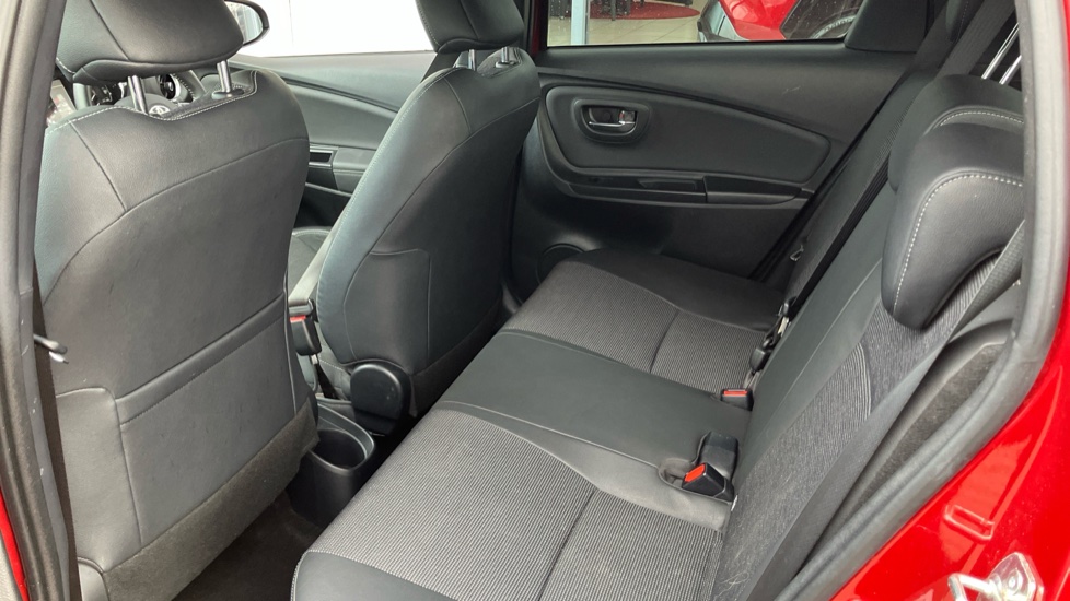 Toyota Yaris 1.5 Hybrid Excel 5dr CVT Hybrid Hatchback - Image 13