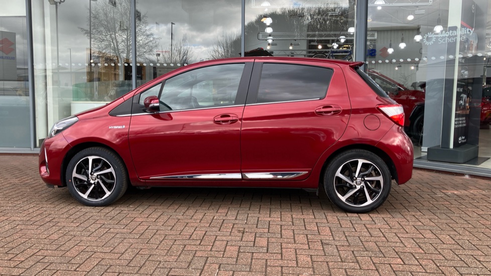 Toyota Yaris 1.5 Hybrid Excel 5dr CVT Hybrid Hatchback - Image 17