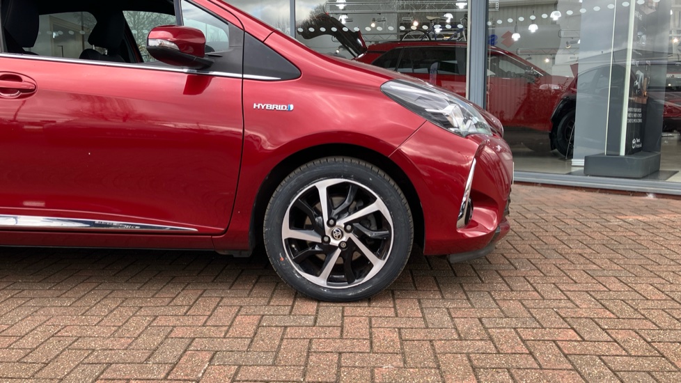 Toyota Yaris 1.5 Hybrid Excel 5dr CVT Hybrid Hatchback - Image 18