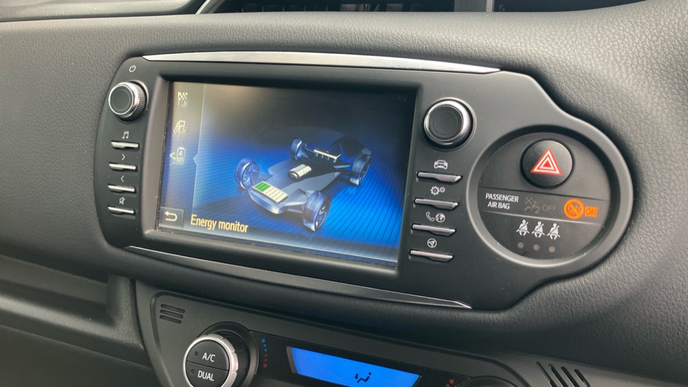 Toyota Yaris 1.5 Hybrid Excel 5dr CVT Hybrid Hatchback - Image 21