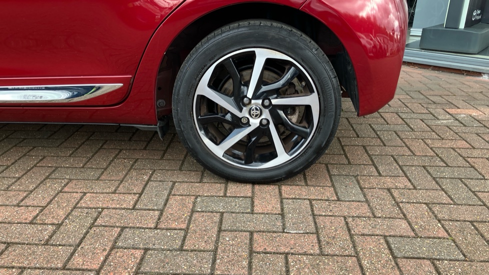 Toyota Yaris 1.5 Hybrid Excel 5dr CVT Hybrid Hatchback - Image 36