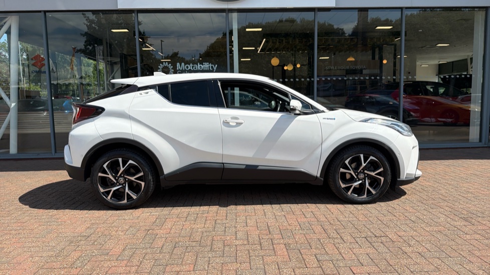 Toyota C-HR 1.8 Hybrid GR Sport 5dr CVT Hybrid Hatchback - Image 23