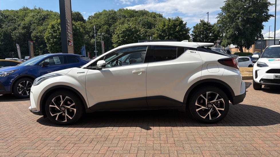 Toyota C-HR 1.8 Hybrid GR Sport 5dr CVT Hybrid Hatchback - Image 24
