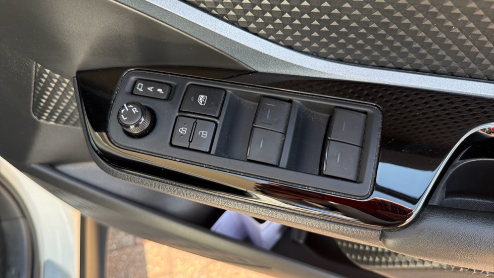 Toyota C-HR 1.8 Hybrid GR Sport 5dr CVT Hybrid Hatchback - Image 35