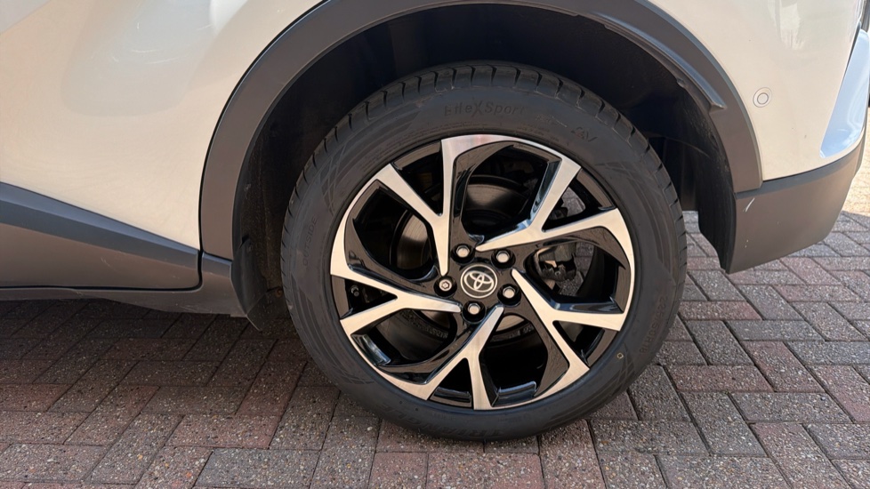 Toyota C-HR 1.8 Hybrid GR Sport 5dr CVT Hybrid Hatchback - Image 43