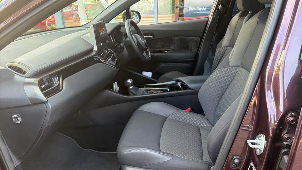 Toyota C-HR 1.8 Hybrid Design 5dr CVT Hybrid Hatchback - Image 5