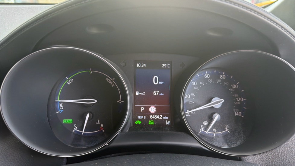 Toyota C-HR 1.8 Hybrid Design 5dr CVT Hybrid Hatchback - Image 11