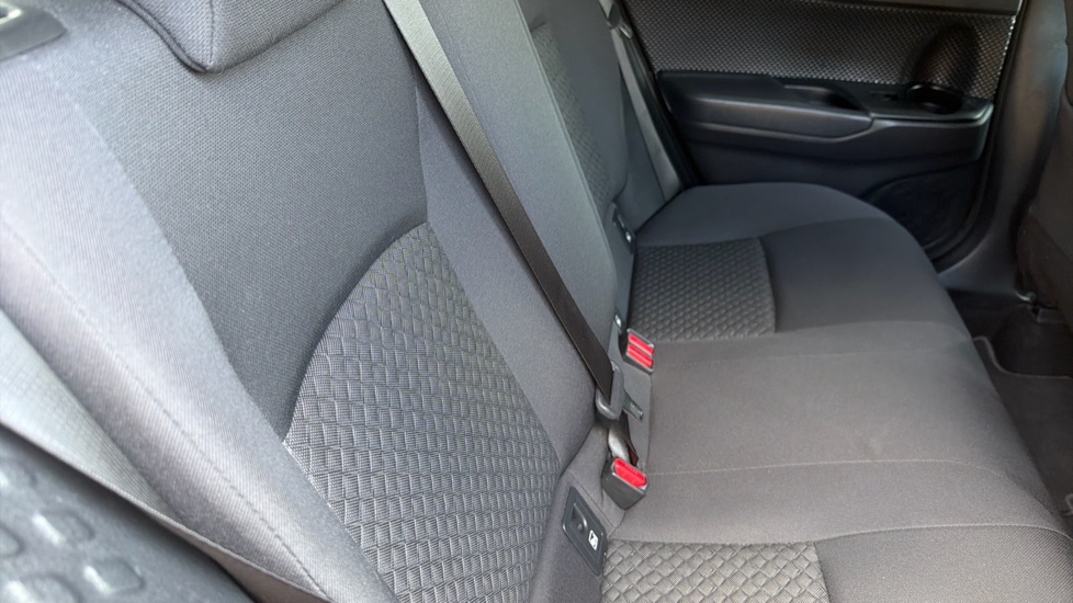 Toyota C-HR 1.8 Hybrid Design 5dr CVT Hybrid Hatchback - Image 14