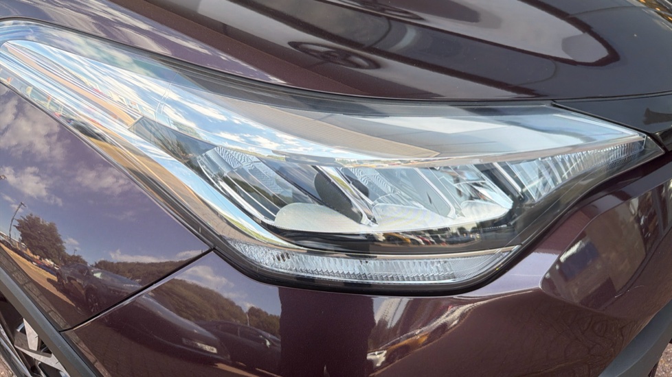 Toyota C-HR 1.8 Hybrid Design 5dr CVT Hybrid Hatchback - Image 20