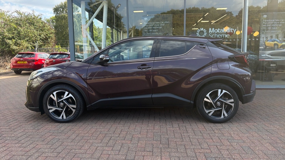 Toyota C-HR 1.8 Hybrid Design 5dr CVT Hybrid Hatchback - Image 24