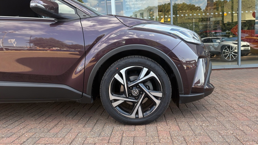 Toyota C-HR 1.8 Hybrid Design 5dr CVT Hybrid Hatchback - Image 25