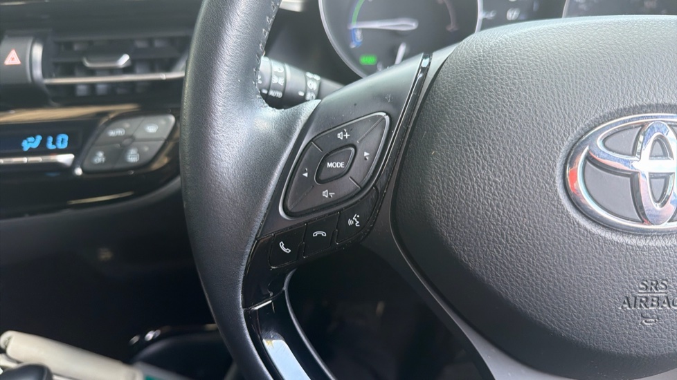 Toyota C-HR 1.8 Hybrid Design 5dr CVT Hybrid Hatchback - Image 36