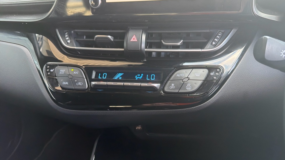 Toyota C-HR 1.8 Hybrid Design 5dr CVT Hybrid Hatchback - Image 38