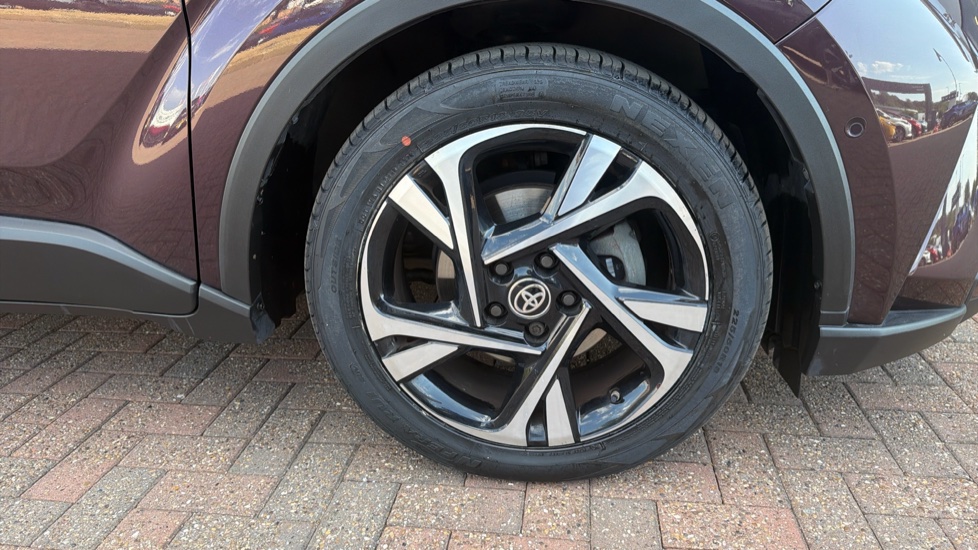 Toyota C-HR 1.8 Hybrid Design 5dr CVT Hybrid Hatchback - Image 40