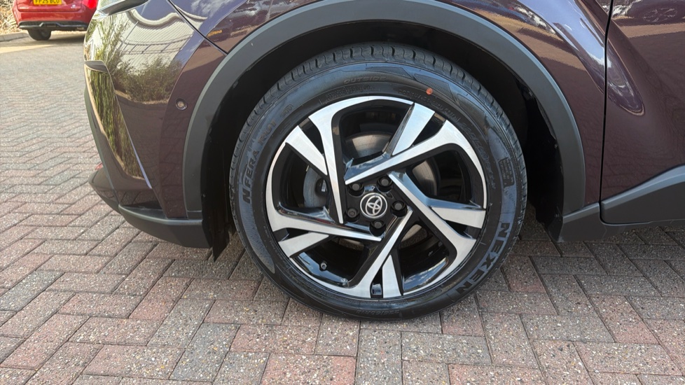 Toyota C-HR 1.8 Hybrid Design 5dr CVT Hybrid Hatchback - Image 42