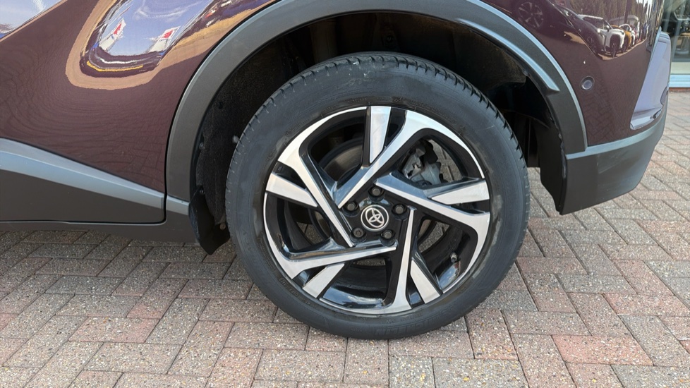 Toyota C-HR 1.8 Hybrid Design 5dr CVT Hybrid Hatchback - Image 43
