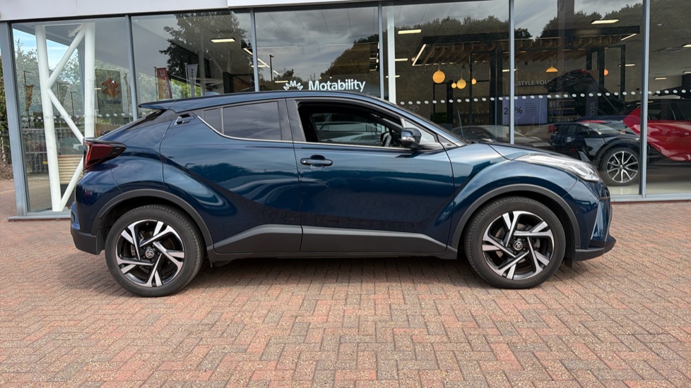 Toyota C-HR 1.8 Hybrid Design 5dr CVT Hybrid Hatchback - Image 23