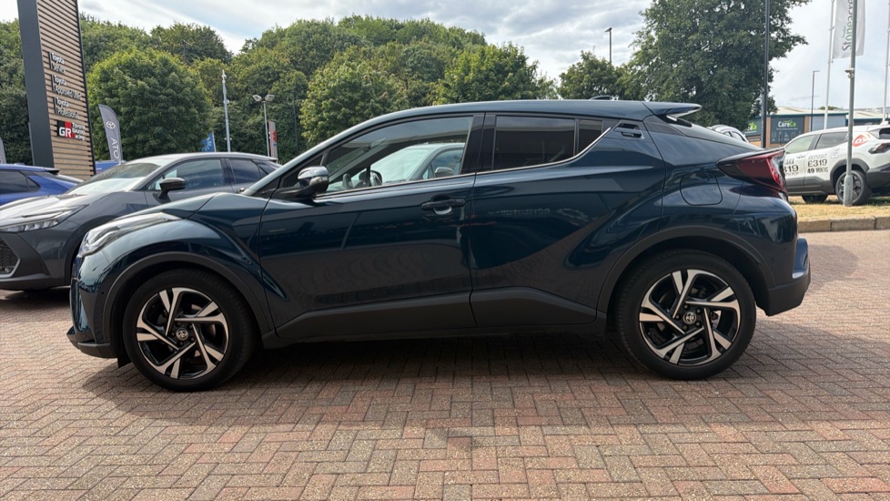 Toyota C-HR 1.8 Hybrid Design 5dr CVT Hybrid Hatchback - Image 24