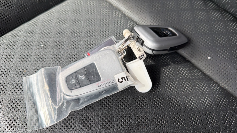 Toyota C-HR 1.8 Hybrid Design 5dr CVT Hybrid Hatchback - Image 28