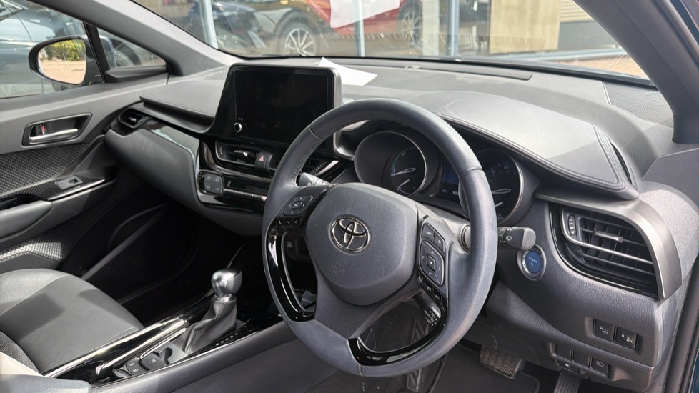 Toyota C-HR 1.8 Hybrid Design 5dr CVT Hybrid Hatchback - Image 34
