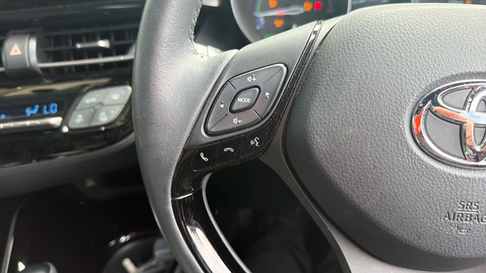 Toyota C-HR 1.8 Hybrid Design 5dr CVT Hybrid Hatchback - Image 37
