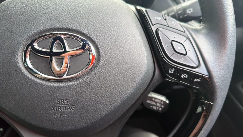 Toyota C-HR 1.8 Hybrid Design 5dr CVT Hybrid Hatchback - Image 38