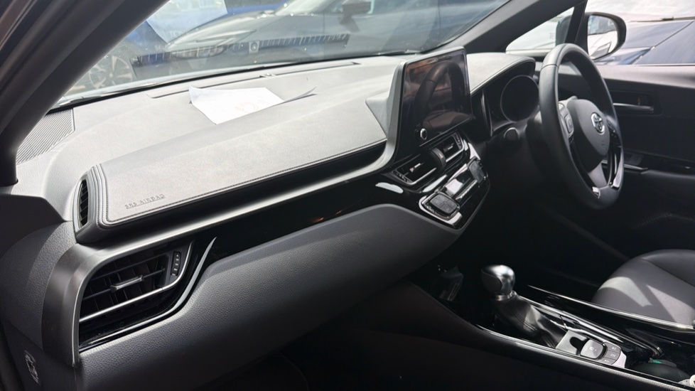 Toyota C-HR 1.8 Hybrid Design 5dr CVT Hybrid Hatchback - Image 46