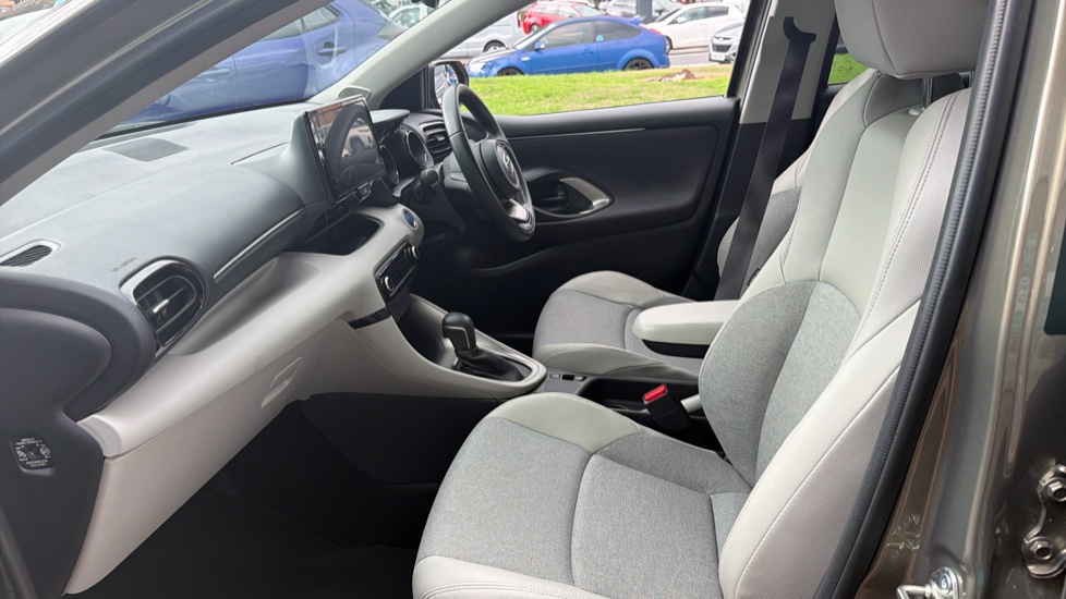 Toyota Yaris 1.5 Hybrid Excel 5dr CVT Hybrid Hatchback - Image 5