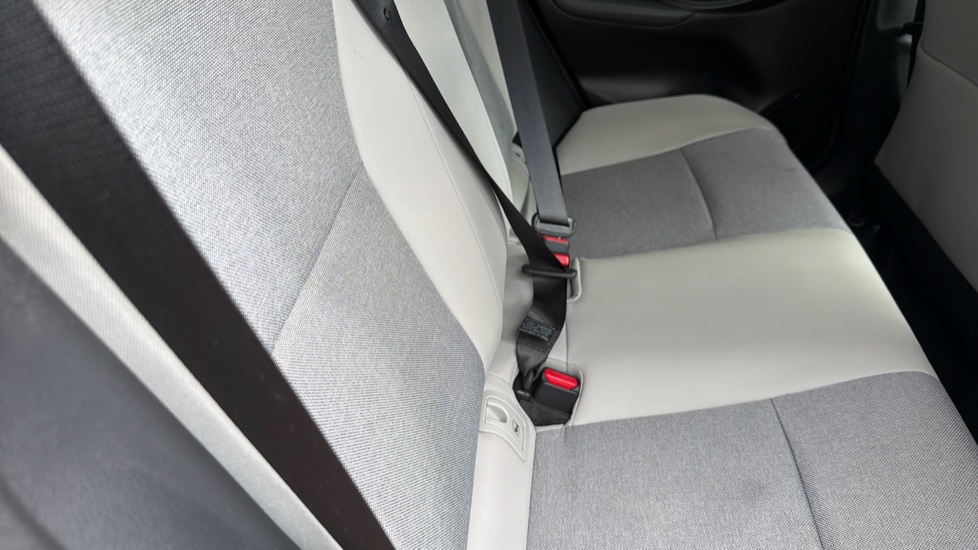 Toyota Yaris 1.5 Hybrid Excel 5dr CVT Hybrid Hatchback - Image 14