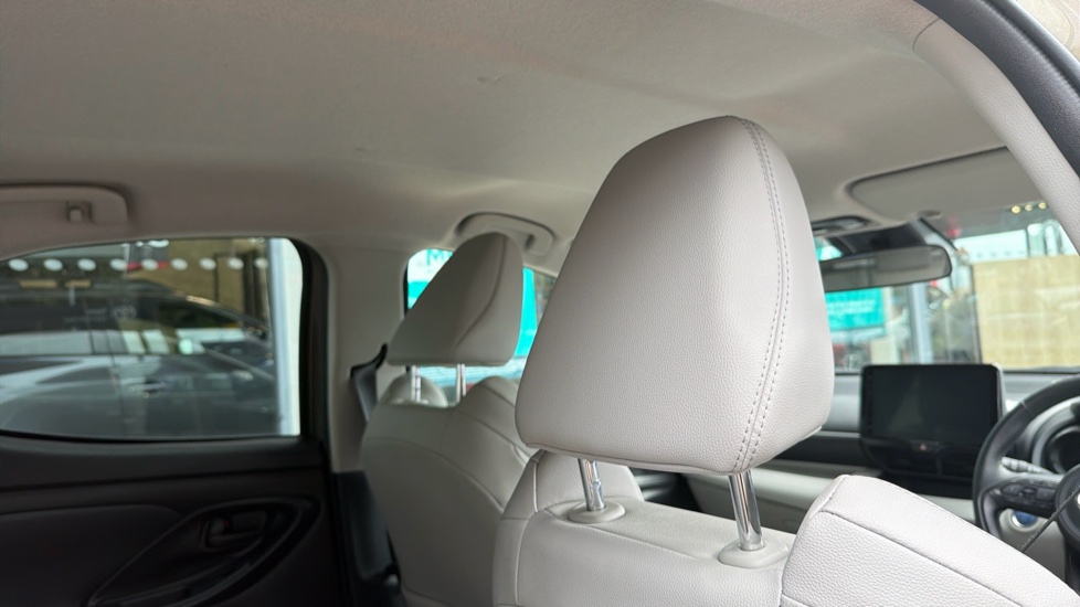 Toyota Yaris 1.5 Hybrid Excel 5dr CVT Hybrid Hatchback - Image 19