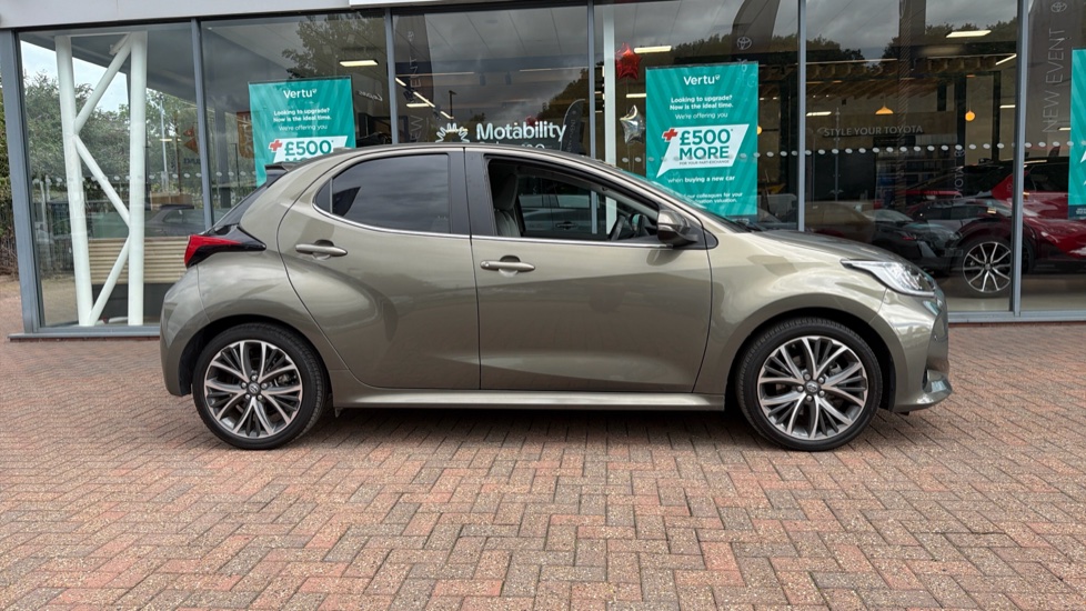 Toyota Yaris 1.5 Hybrid Excel 5dr CVT Hybrid Hatchback - Image 23