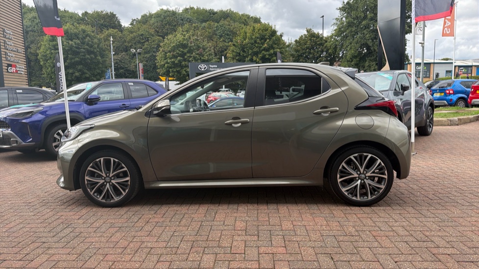 Toyota Yaris 1.5 Hybrid Excel 5dr CVT Hybrid Hatchback - Image 24