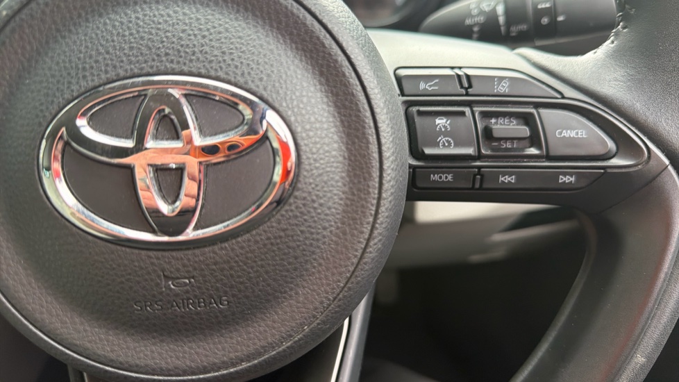 Toyota Yaris 1.5 Hybrid Excel 5dr CVT Hybrid Hatchback - Image 37