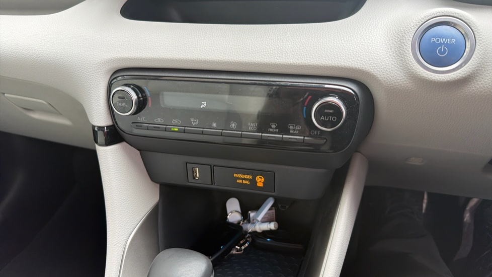 Toyota Yaris 1.5 Hybrid Excel 5dr CVT Hybrid Hatchback - Image 38