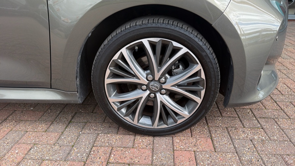 Toyota Yaris 1.5 Hybrid Excel 5dr CVT Hybrid Hatchback - Image 40