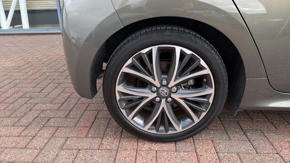 Toyota Yaris 1.5 Hybrid Excel 5dr CVT Hybrid Hatchback - Image 41