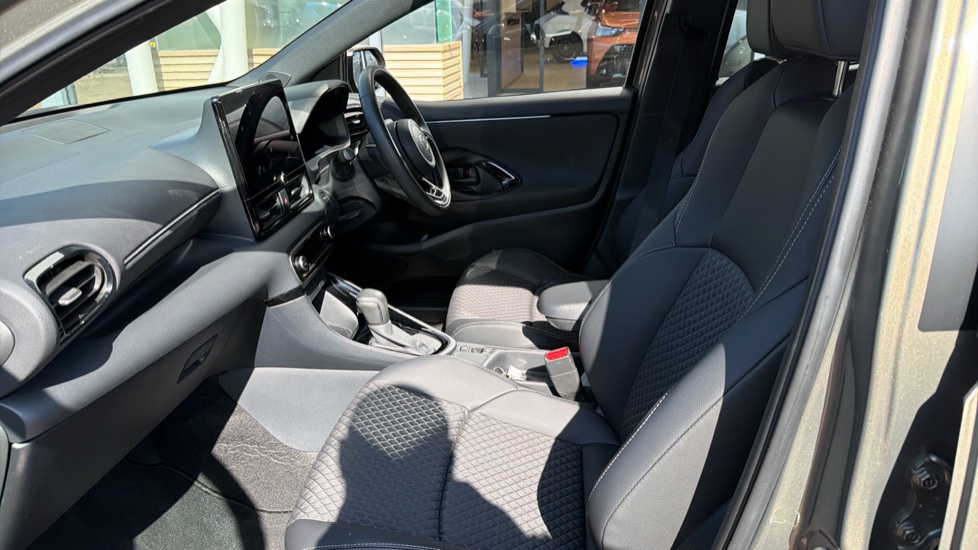 Toyota Yaris 1.5 Hybrid Excel 5dr CVT Hybrid Hatchback - Image 5