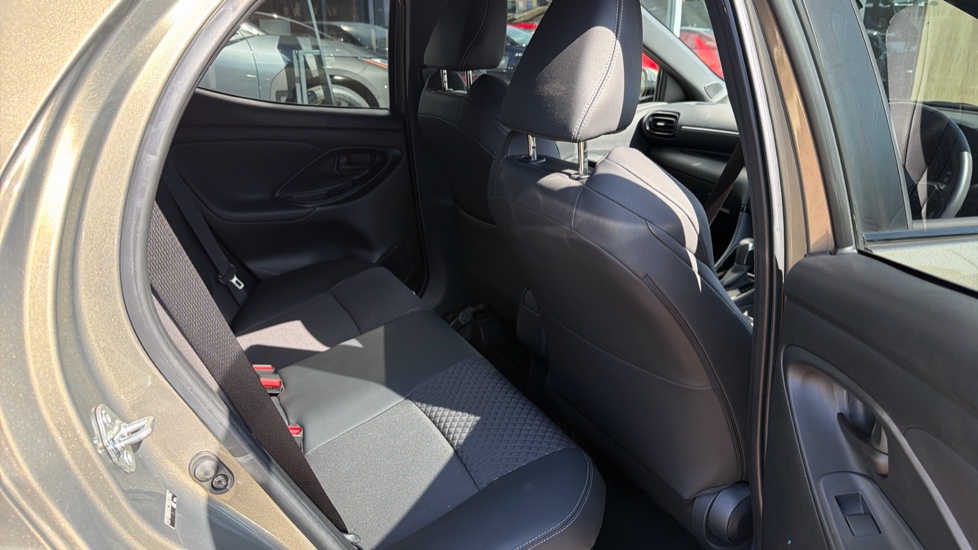 Toyota Yaris 1.5 Hybrid Excel 5dr CVT Hybrid Hatchback - Image 8