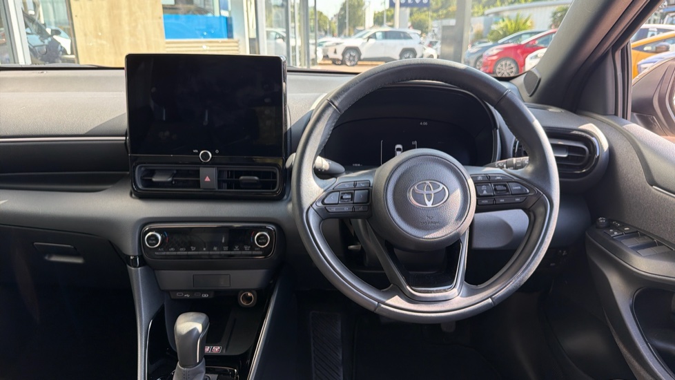 Toyota Yaris 1.5 Hybrid Excel 5dr CVT Hybrid Hatchback - Image 10